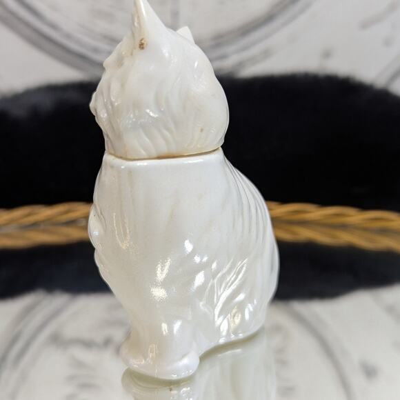 Avon Vintage “Persian Kitty Cat” Milk Glass Perfume Bottle, Empty, Pre-Owned - Picture 2 of 6